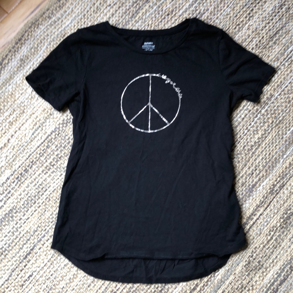 Old Navy women’s black short sleeve T-shirt